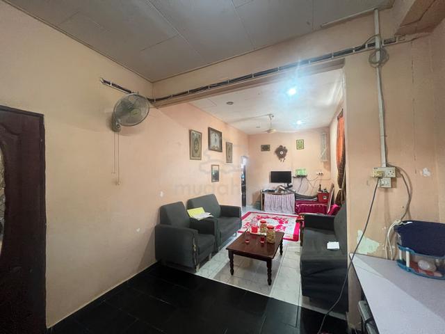 For Sale Renovated Endlot @ Single Storey Taman Politeknik PD 4