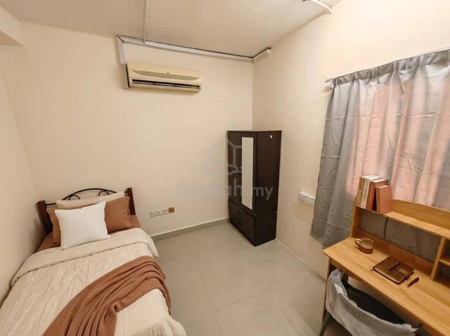 Single Room, Landed Townhouse, Crescent I, Cyberjaya 1