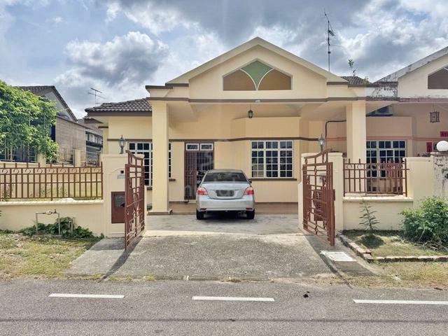 SEMI-D Bandar Putra, Kulai OPEN FACING 1