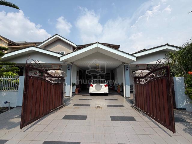 Corner Lot Renovated Teres 2 Tingkat @ Gugusan Alam, Puncak Alam 1