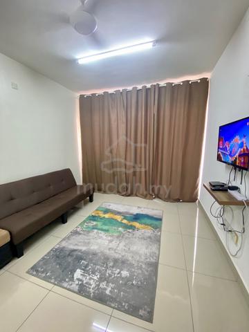 Fully Furnished Selangor Puncak Alam Room For Rent (FEMALE ONLY) 1