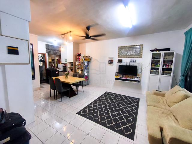 Double Storey Terrace, Jalan SP 4/12, Bandar Saujana Putra, Selangor 1