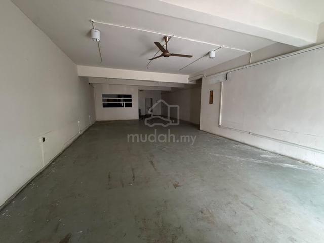 Jalan Molek 2/1, 24x80sf Ground Floor Shop High Traffic for F&B Office 1