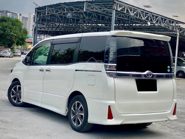 2019 Toyota VOXY 2.0 ZS KIRAMEKI II 7-SEATER FL - 2