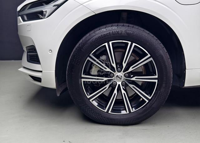 MIL72K2019 Volvo XC60 2.0 T8 INSCRIPTION FSR VOLVO - 5