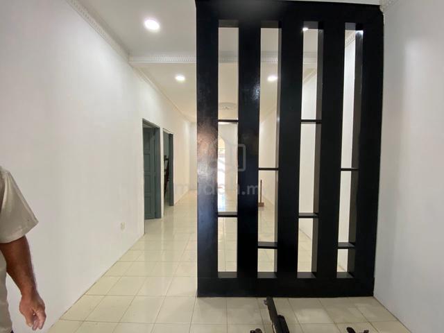 Teres Setingkat Renovated Hot location 3