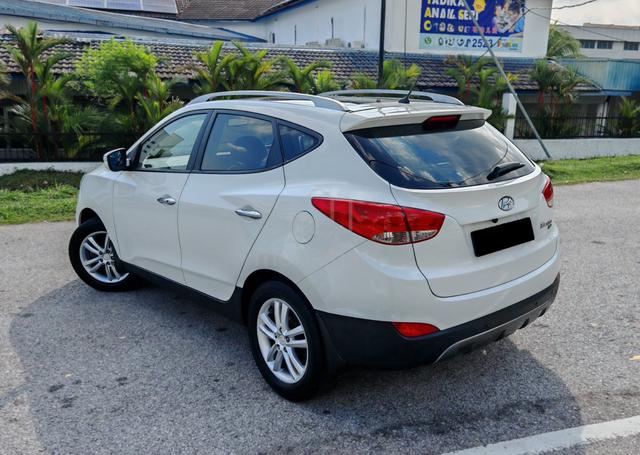 2013 Hyundai TUCSON 2.0 PREMIUM Panoramic Sunroof - 2