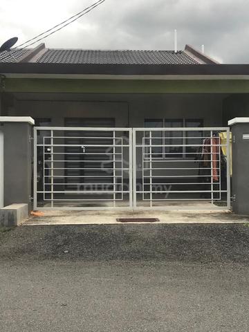 Teres Setingkat Taman Ayer Molek Perdana, Kuala Sungai Baru Melaka 1