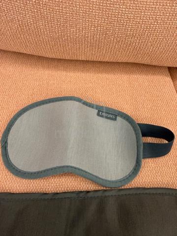 Emirate & qatar airway sleep/eye mask - photo 2 of 3