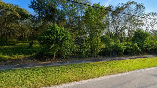 3.2 Acre Agriculture Land Mainroad Pajam Mantin Seremban Flat Land 1