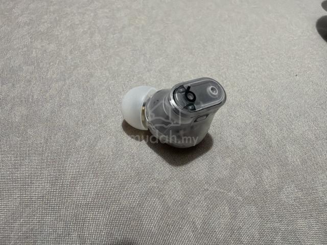 Beats Studio Buds + - photo 2 of 5