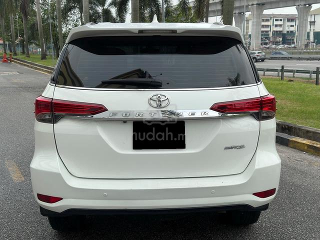 2017 TOYOTA FORTUNER 2.7 (a) SRZ PETROL 7 SEATHER - 4