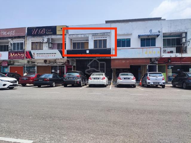 First Floor Rumah Kedai at Alor Akar near IKIP College Dato Bahaman 1