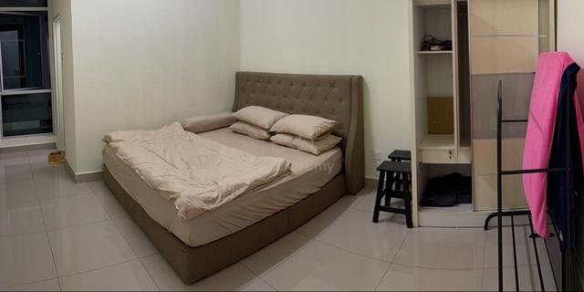 master bedroom ada tandas dalam bilik 1