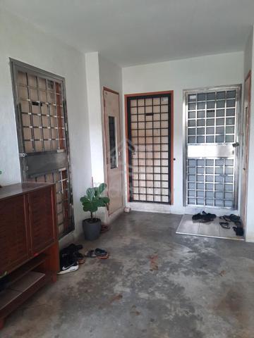 Putra Permai Block C 1
