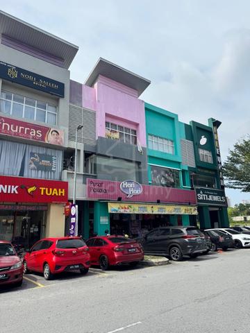 {OFFICE SPACE} 3 Storey Shop Lot Jalan Plumbum Seksyen 7 Shah Alam 2