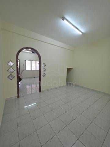 Taman Selat Selatan Port Klang Double Storey for rent 1