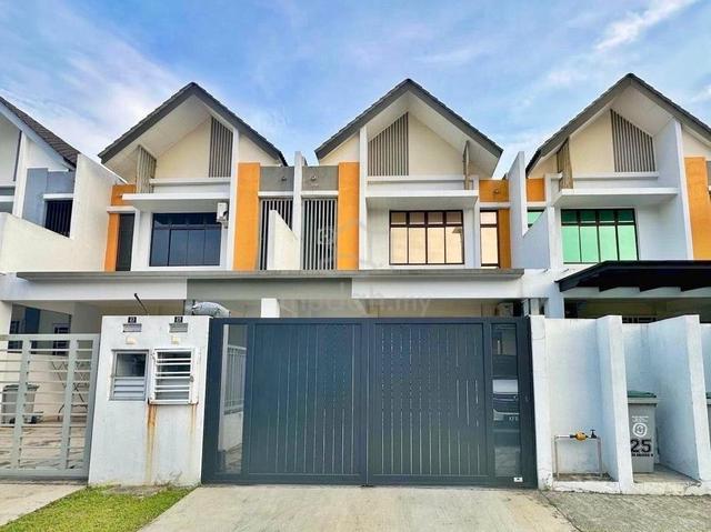 Rumah Cantik Meridin East - Taman Bestari Perdana, Pasir Gudang 1