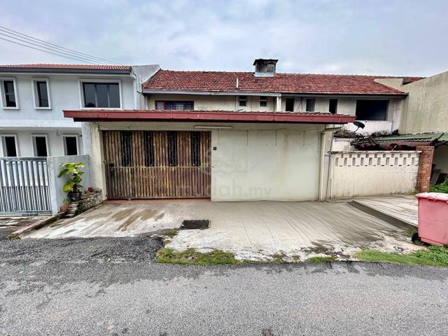 RENOVATED HOT AREA Double Storey Seksyen 1A Petaling Jaya 1
