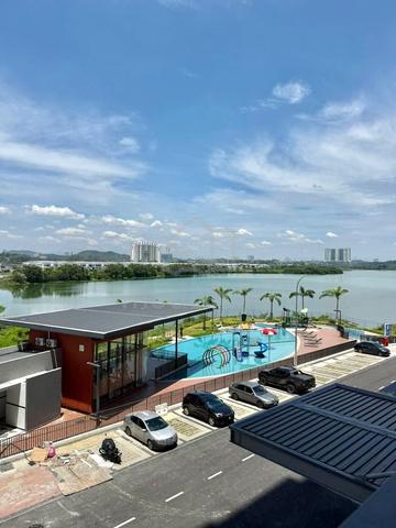 E Island Lake Haven 1