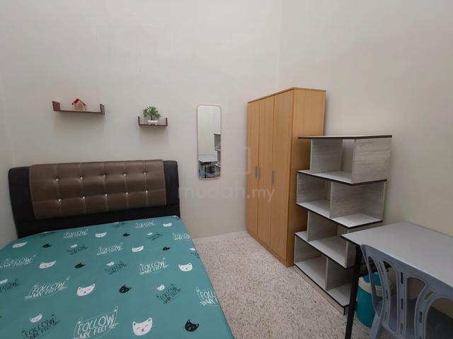 Female Single Room Near HSNI Batu Pahat For Rent 1
