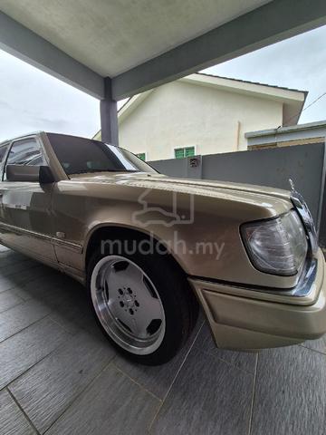 Mercedes Benz 230 W124 (A) - 1