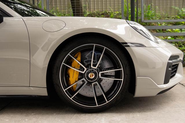 Porsche 911 Turbo S Cabriolet 2023 Crayon - 3