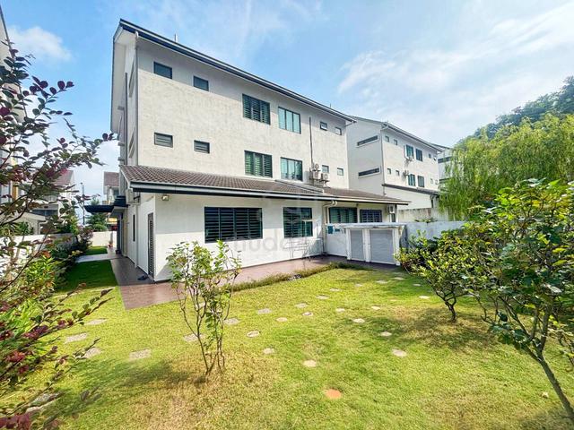 [SPACIOUS/RENOVATED] SemiD 3 Storey, Tmn Saujana Suria, Kajang, Selang 1