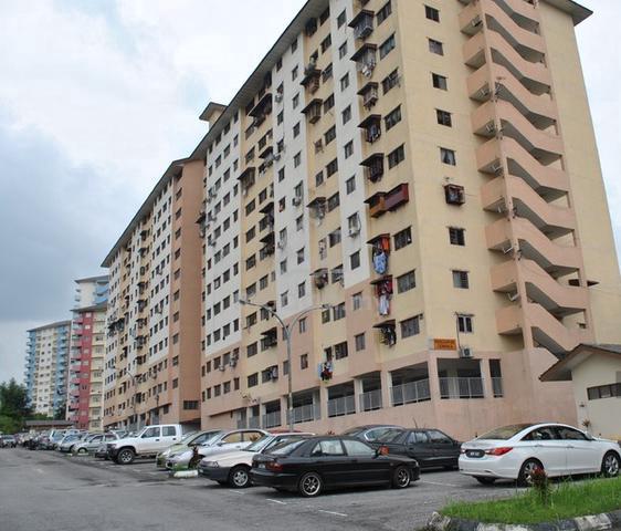 Pangsapuri Cempaka (Seri Kembangan) 1