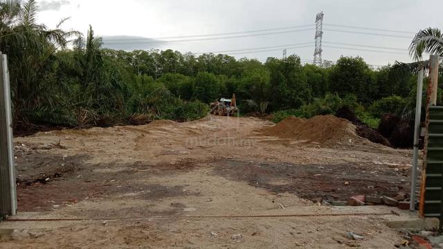 2.45 Acre Land River Sungai Karang Main Road near Ptp Pontian Bridge 1