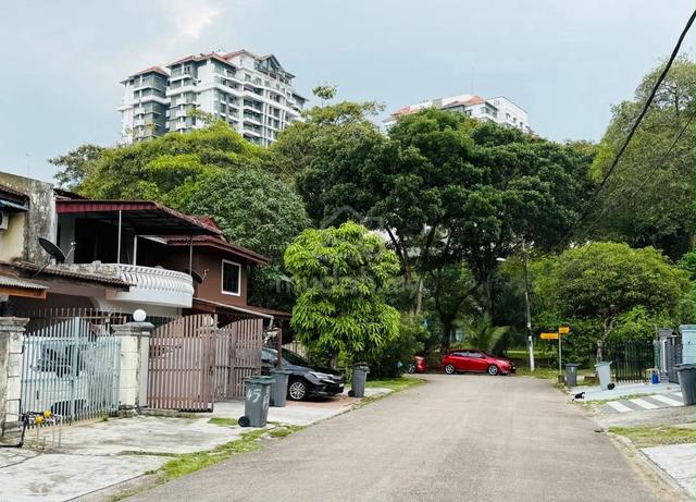 Double Storey Low Cost at Taman Molek, Johor Bahru 1
