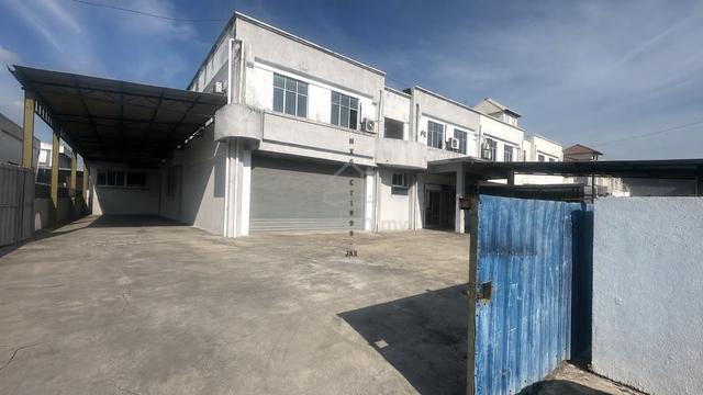 200 AMP !! 16,000ft Taman Perindustrian Meru 1.5 Storey Semi-D Factory 1