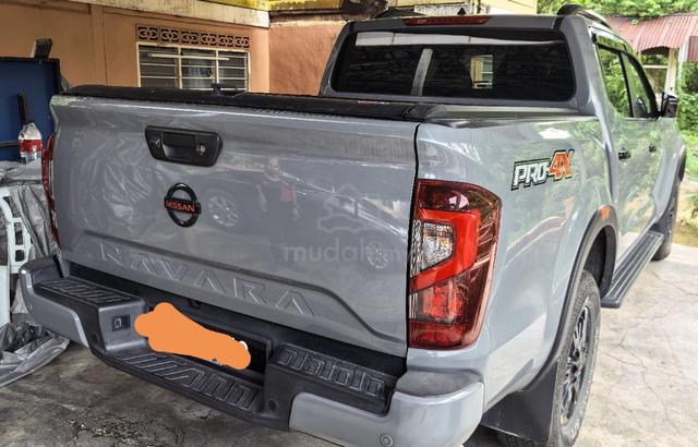 2023 Nissan Navara 2.5 Pro-4X AT 4WD Full Spec - 3