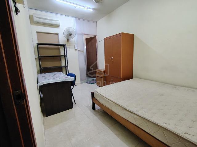 Bath attached room walking distance infront HUSM Kubang Kerian 1