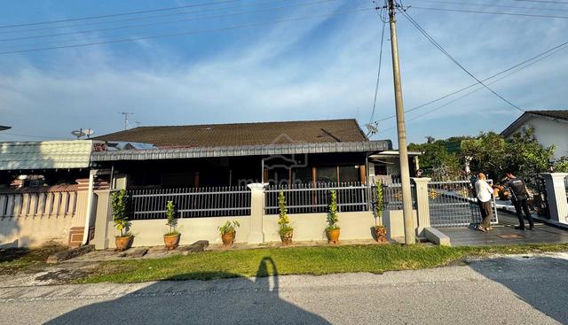 Semi-d Setingkat Freehold Taman Bunga Raya, Muar For Sale 1
