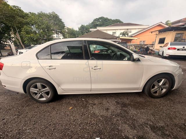 Volkswagen JETTA 1.4 TSI (CBU) (A) - 4
