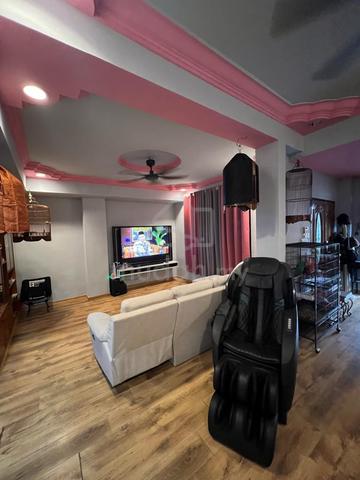 Bandar Baru Uda/ 2.5 storey terrace house/4 bed 4 bath 1