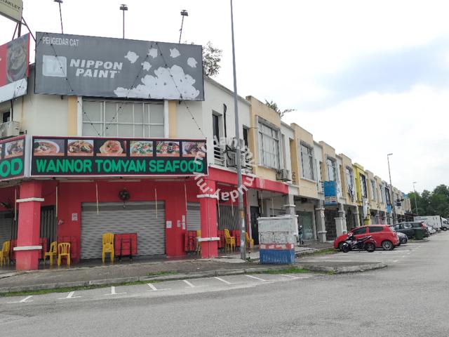 Bdr Putera 2 klang, Johan setia 1