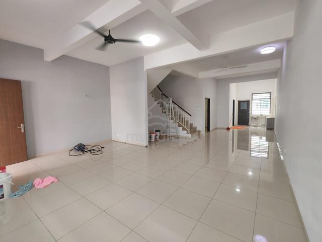 For Rent/ Kulai , Kelapa Sawit @ Taman Impiana/Partial Furnished 1