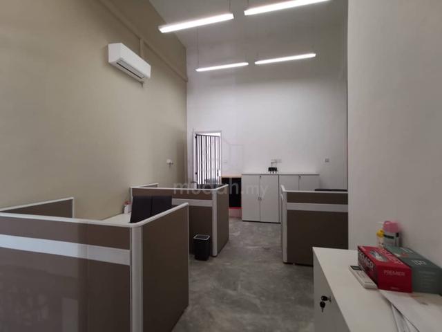 Vervea Shop Lot -Renovated with Furniture At Ground floor 1