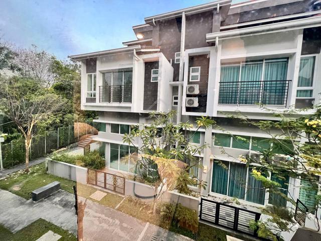 LUXURY TERRACE 2.5STOREY FREEHOLD NON BUMI Tiara South Bandar Semenyih 5