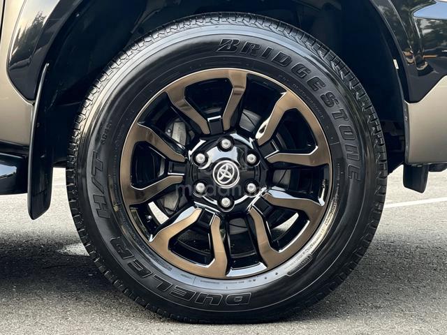 2020 Toyota HILUX 2.8 ROGUE FACELIFT 4X4 AT D-CAB - 4