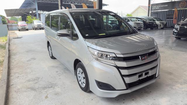 Toyota NOAH 2.0 X Spec 2022 - 3
