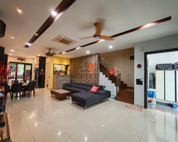 2sty superlink gated guarded At Rimbayu Fully Renovated 1