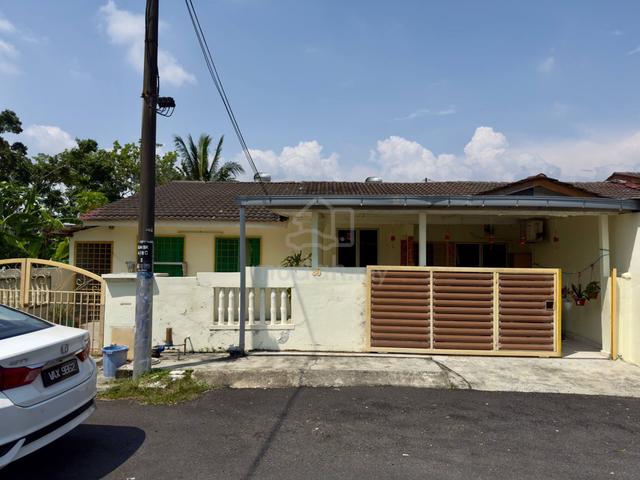 RENOVATED CORNER LOT 1-Storey Terrace BK4, Bandar Kinrara 1