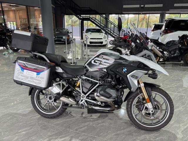 2022 Unreg BMW R1250GS GS1250 ABS 3 BMW Box 9K KM - photo 2 of 6