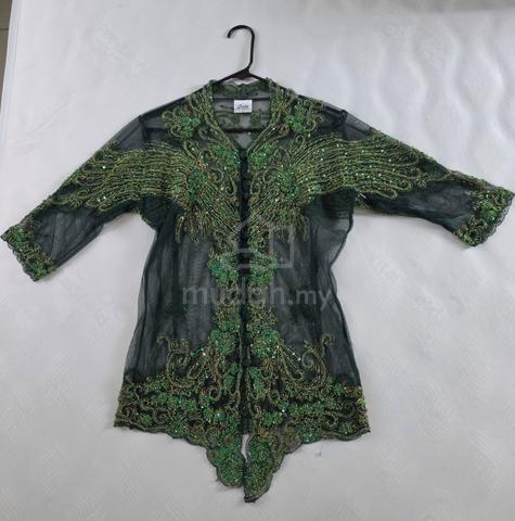Kebaya Pendek Lace - photo 2 of 6