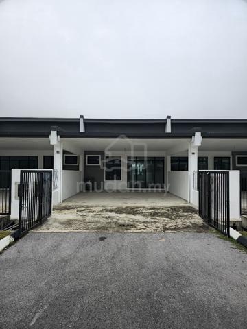 Matang 1-Storey Terraced Intermediate | 4.35 points | 2-4 car parks 1