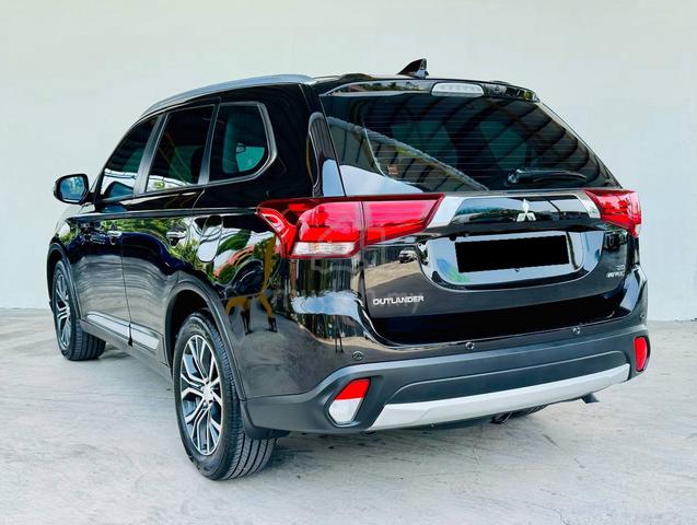 Mitsubishi Outlander 2.0L Facelift 7 Seater SUV - 2
