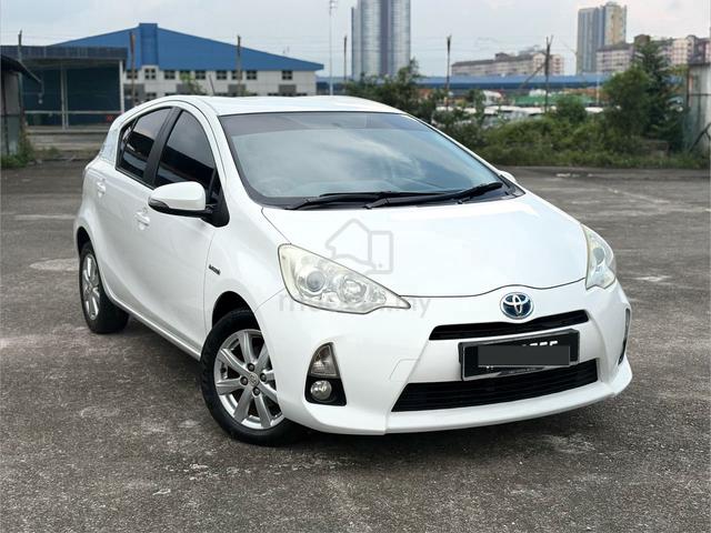 2013 Toyota PRIUS C 1.5 (HYBRID) (A)ORI PAINT & KM - 1